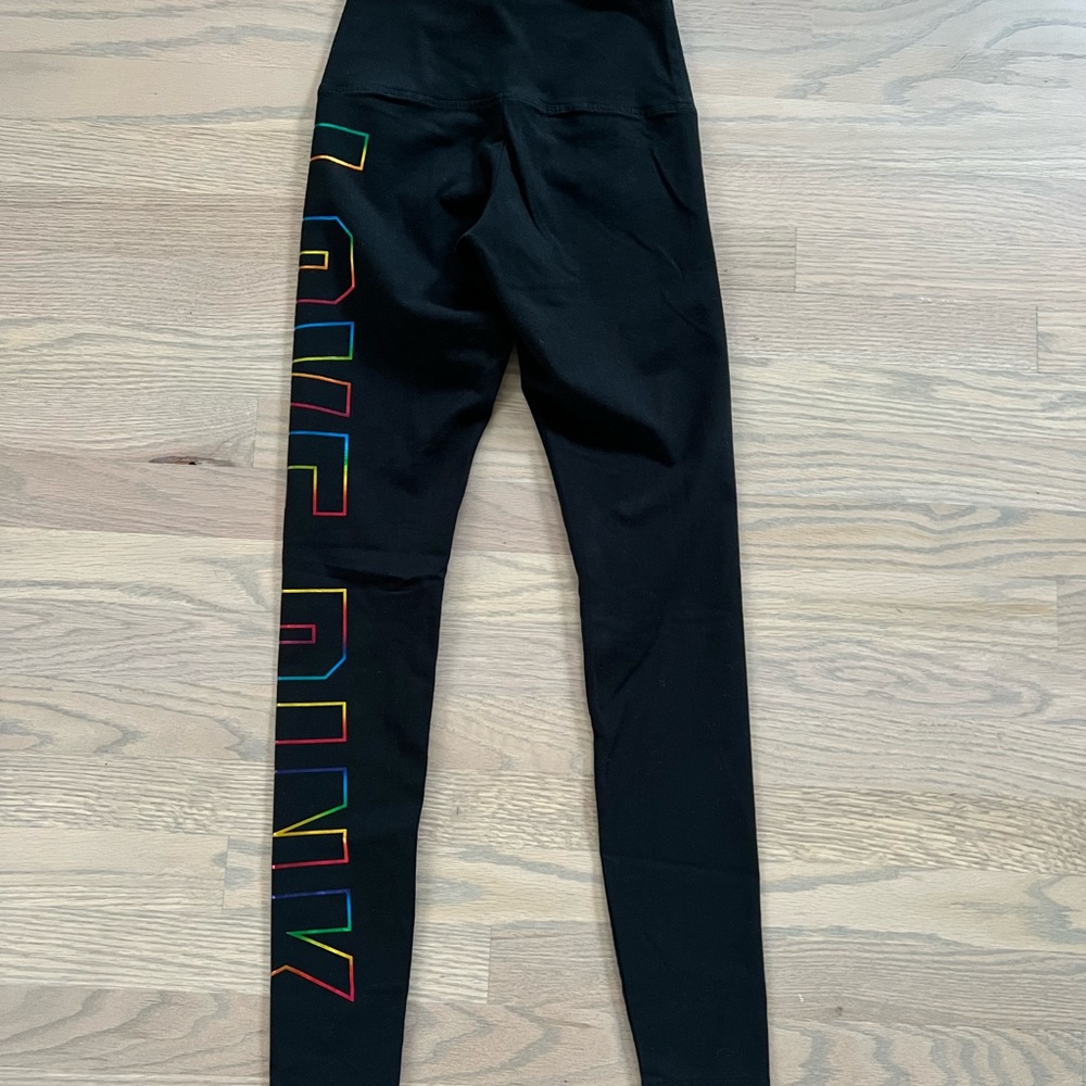 Pink by Victoria Secret leggings black love pink size XS NWT